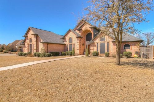 1000 Cliff Swallow Dr, Granbury, TX 76048-2648