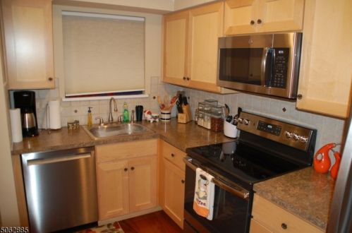57 Slope, Clinton, NJ 08809-1134