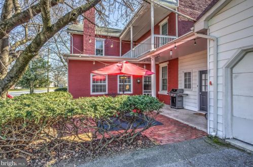 36 Academy Dr, Ephrata PA  17522-1321 exterior