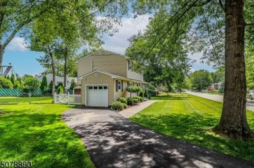 52 Jacksonville Dr, Parsippany, NJ 07054-5007