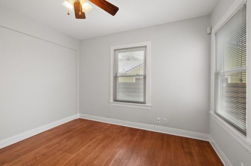 906 43rd St, Austin TX  78751-4405 exterior