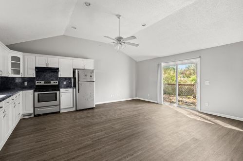 207 Glenda Vw, Ladson SC  29456-4816 exterior