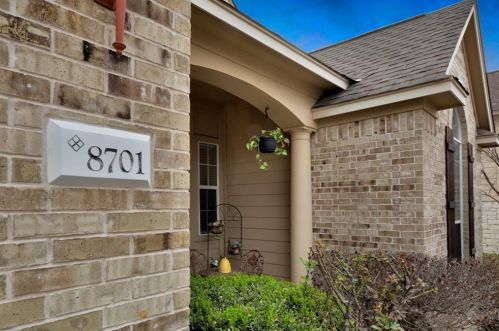8701 Fenton Dr, Austin, TX 78736-3305