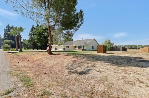 569 Saddleback Dr, Arboga, CA 95901-3148