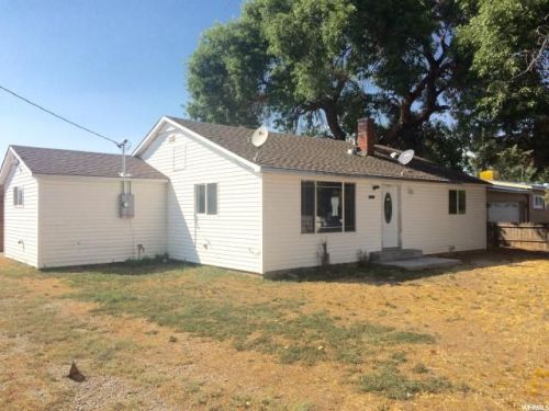 1242 Vernal Ave, Vernal UT  84078-4717 exterior