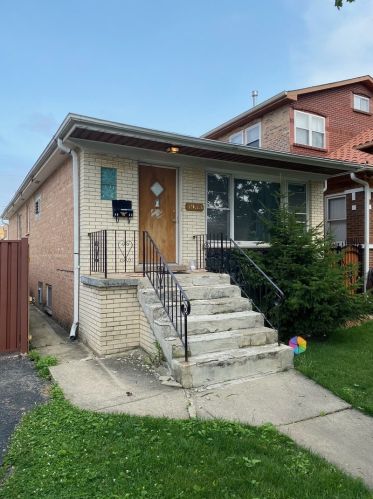 4933 Keeler Ave, Chicago, IL 60630-2713