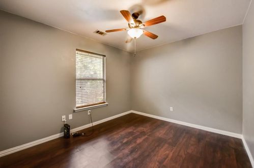 1131 Brookside Dr, Cedar Hill TX 75104-8800 exterior