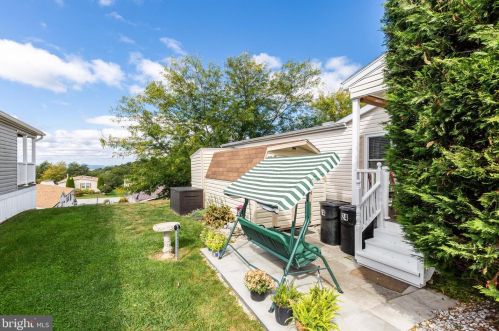 24 Raptor Dr, Hanover PA 17331-8159 exterior