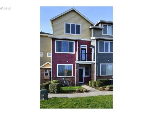 826 Council Dr, Damascus, OR 97030