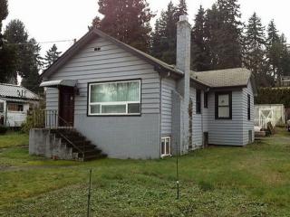 12029 25 Ave, Seattle WA  98125-5237 exterior