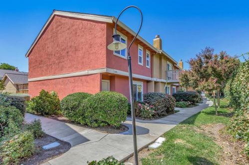 1690 Cedarcreek Dr, San Jose, CA 95121-1808