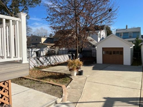 60 Franklin Pl, Paterson NJ 07512-2689 exterior