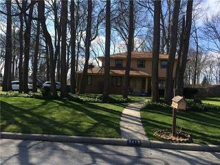 2413 Kimberly Dr, Toledo OH  43615-2740 exterior