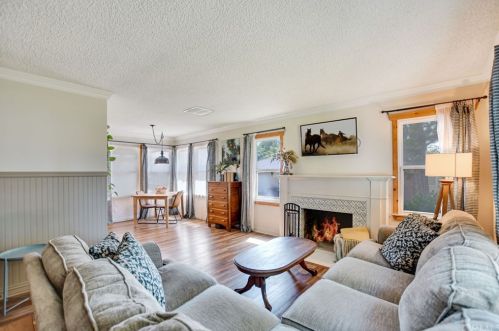 4610 Emerson St, Riverside CA  92506-2008 exterior