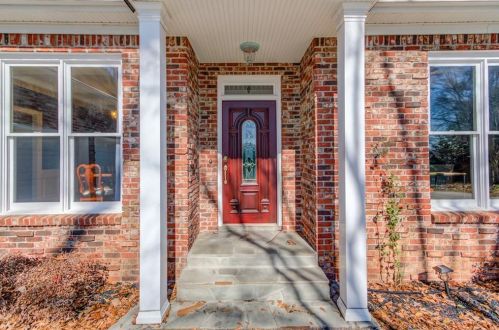 2721 Log Cabin Dr, Atlanta GA  30339-1546 exterior
