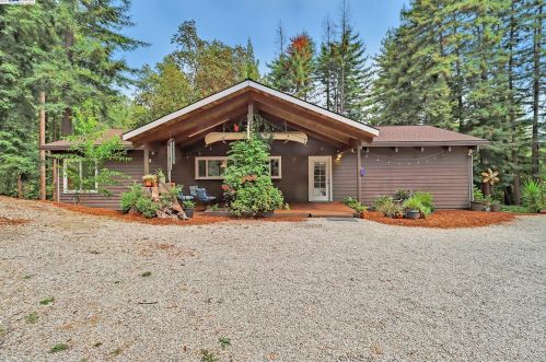 475 Hillside Ave, Ben Lomond, CA 95005-9359