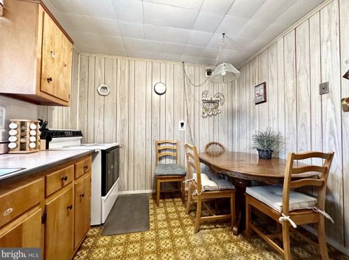 1113 Hunting Park Ave, Philadelphia PA 19140-2830 exterior