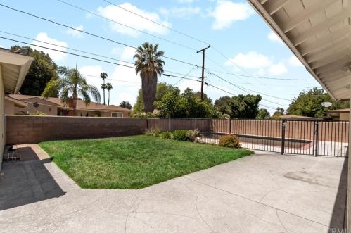 2832 David St, Riverside CA  92506-4299 exterior