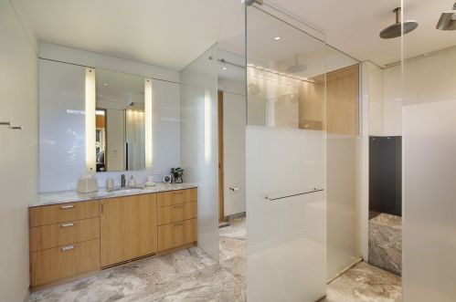 2500 Telegraph Rd, Bannockburn IL  60015-1540 exterior