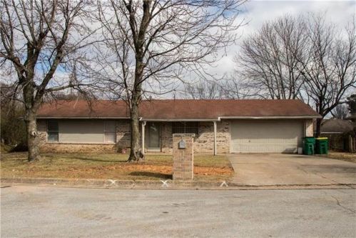 1505 Thelma St, Springdale, AR 72764-2241