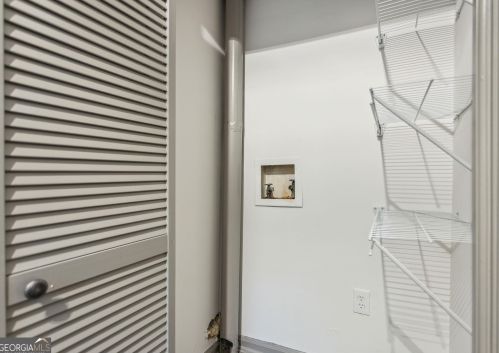 74 Montre Sq, Atlanta GA  30327-4044 exterior