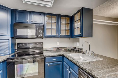 17204 Frd Dr, Aurora CO 80017-3258 exterior