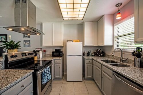 5924 Fair Wind St, Fort Worth TX  76135-2014 exterior