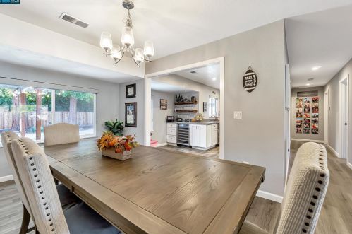 1980 Gilardy Dr, Concord CA  94518-3214 exterior