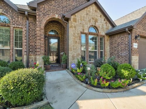 5345 Thornbush Dr, Fort Worth, TX 76179-8171