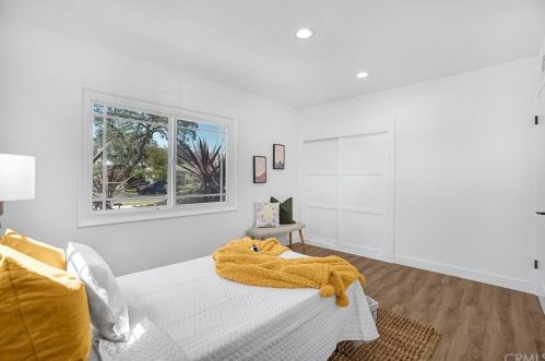 1048 Fairbrook Ln, Santa Ana CA  92706-1106 exterior