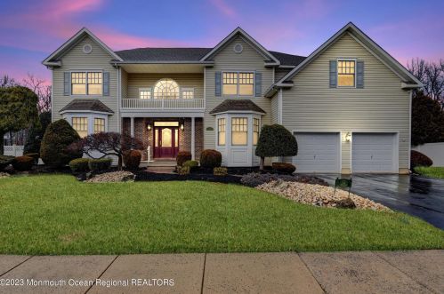 112 Mesa Verde Ln, Wall Township, NJ 07731-9013