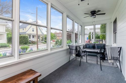 9 King Ave, Providence, RI 02905-3803