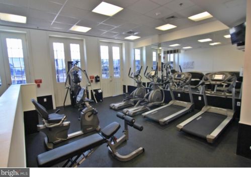 20 Front St, Philadelphia PA 19106-3001 exterior