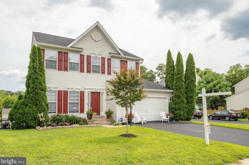 3769 Katie Pl, Triangle, VA 22172-2044