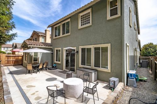 1483 Estrella Way, Turlock CA  95382-8633 exterior