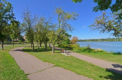 879 Hoyt Ave, Saint Paul MN  55106-1042 exterior