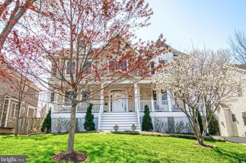 6519 Elmhirst Dr, Falls Church, VA 22043-1955