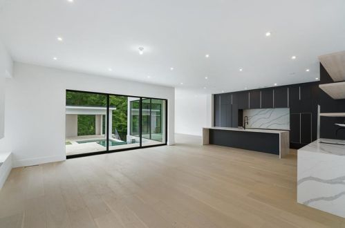 2931 Lookout Pl, Atlanta GA  30305-3217 exterior