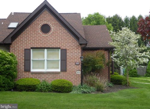 106 Strayer Dr, Carlisle, PA 17013-4400
