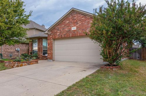 5520 Grayson Ridge Dr, Fort Worth, TX 76179-7113