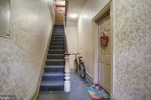 150 Walnut St, Lancaster PA  17602-5041 exterior