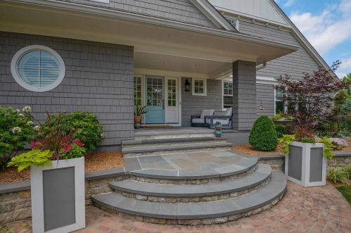 4955 Drake Rd, Cincinnati, OH 45243-4123