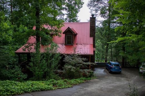 245 Yahoola Shoals Dr, Dahlonega, GA 30533-7508