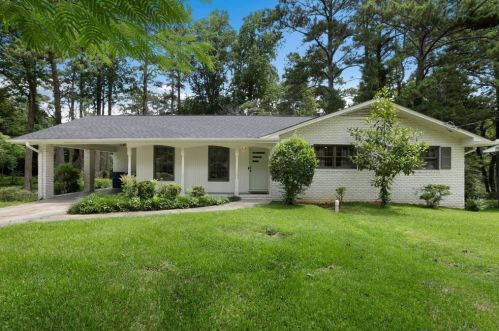 2523 Ben Hill Rd, Atlanta, GA 30344-2042