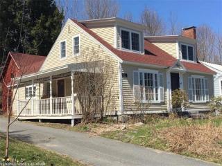 33 Summer St, Hallowell, ME 04347-1138