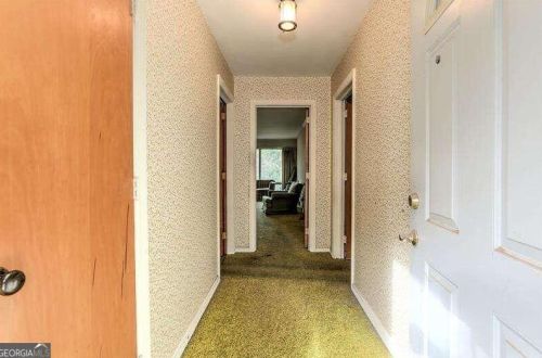 4132 Haverhill Dr, Atlanta GA  30342-3818 exterior