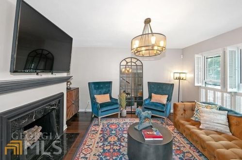 56 Cantey Pl, Atlanta GA  30327-4082 exterior