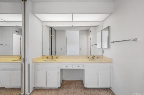 6086 Silverspur Trl, Anaheim CA  92807-4728 exterior