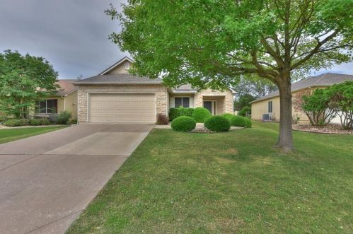 121 Lubbock Dr, Georgetown, TX 78633-4945