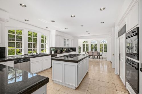 1 Charlotte, Irvine CA  92603-3448 exterior